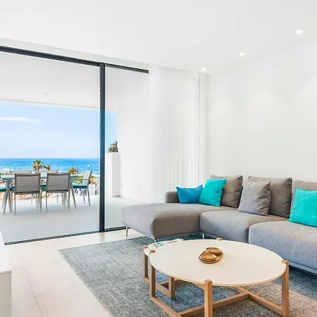 New Luxury First Line Sea View Apartment