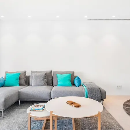 New Luxury First Line Sea View Apartment *